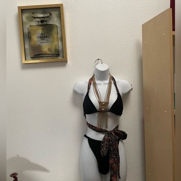 Handmade scarf bikini top - Picture 3 of 5